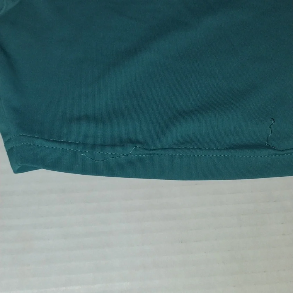 Gymshark Long Sleeve Crop Top. Teal in color. Women's size Small. - Picture 10 of 10